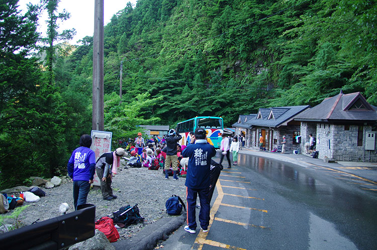 縄文杉の出発地 荒川登山口